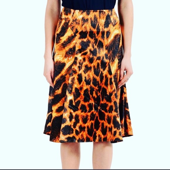 New Robert Cavalli Skirt - Picture 4 of 12